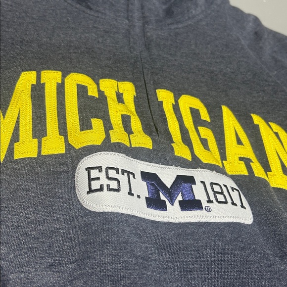 University of Michigan Thick Quarter Zip Embroidered Sweater (Men XL) - Picture 5 of 8